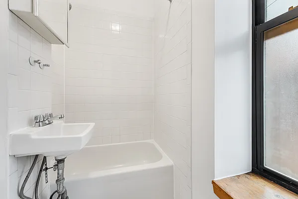 Rented by BH Brokerage Group | media 28