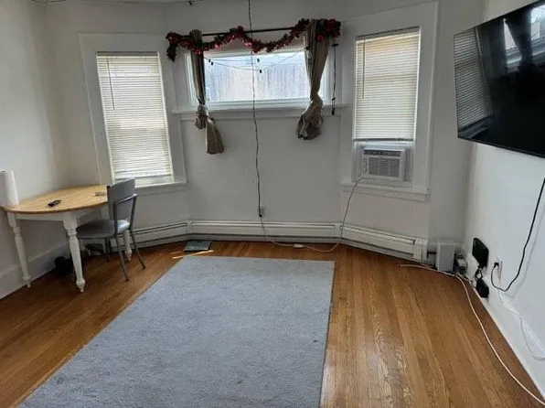 647 Anderson Avenue image 5 of 14