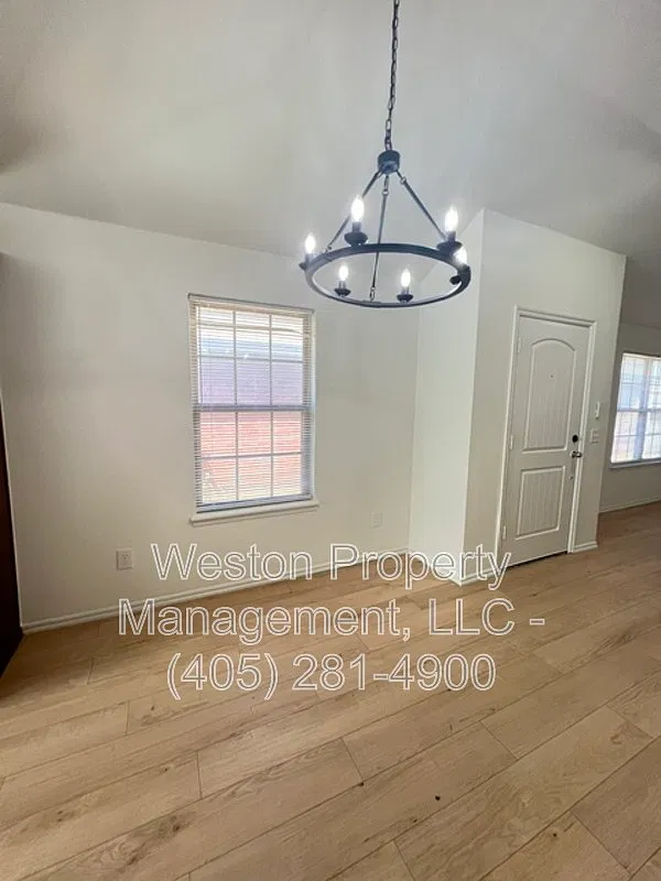 3 bed, 2.0 bath, 1366 sqft, $1,695 — Photo 3