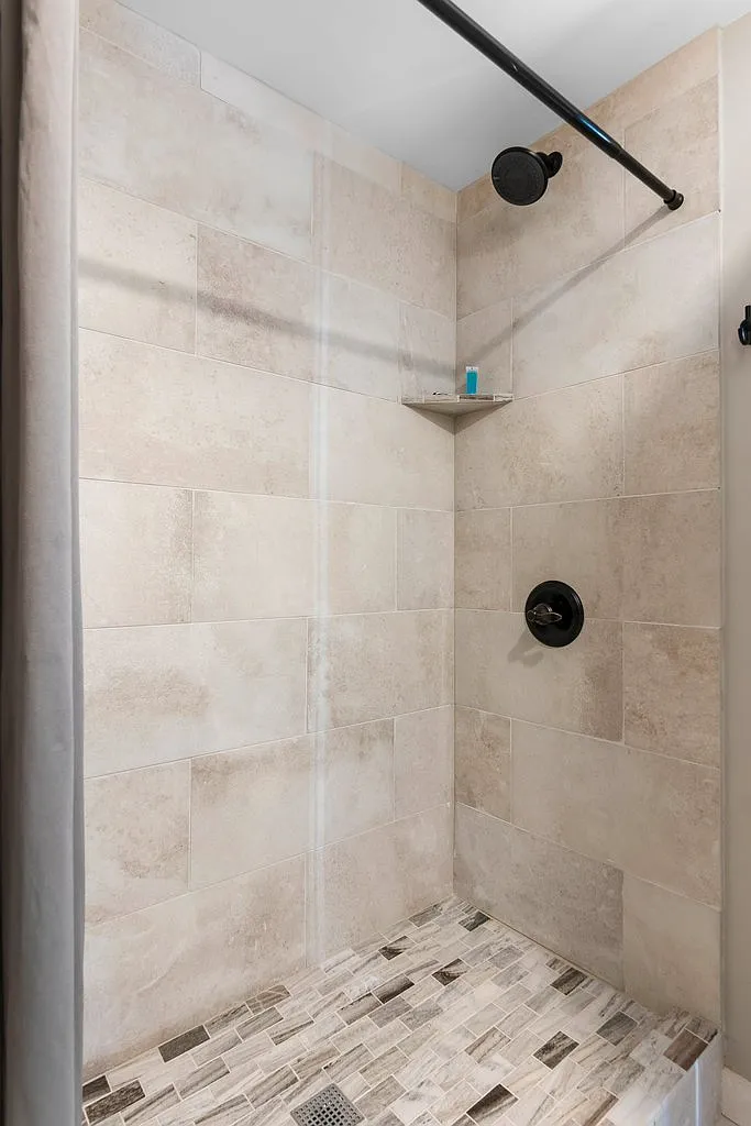 Studio, 405 sqft, $995 — Photo 4