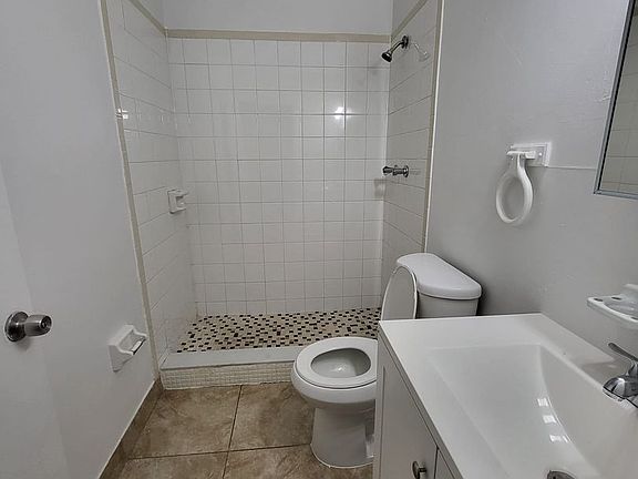 4th image of 1990 NW 183rd St APT 8