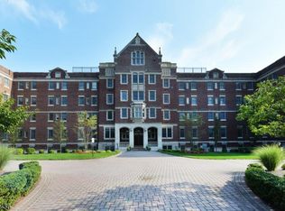 2403 Rio Vista Dr, Mahwah, NJ 07430