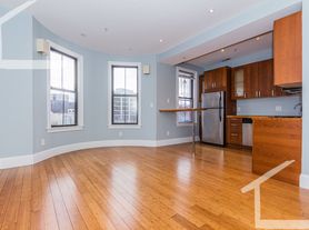 4 Cortes St, Boston, MA