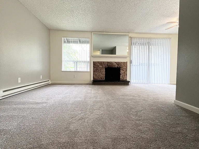 Sunset Ridge Apartments — Photo 11