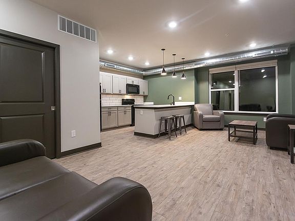 4th image of 650 N College Ave #310