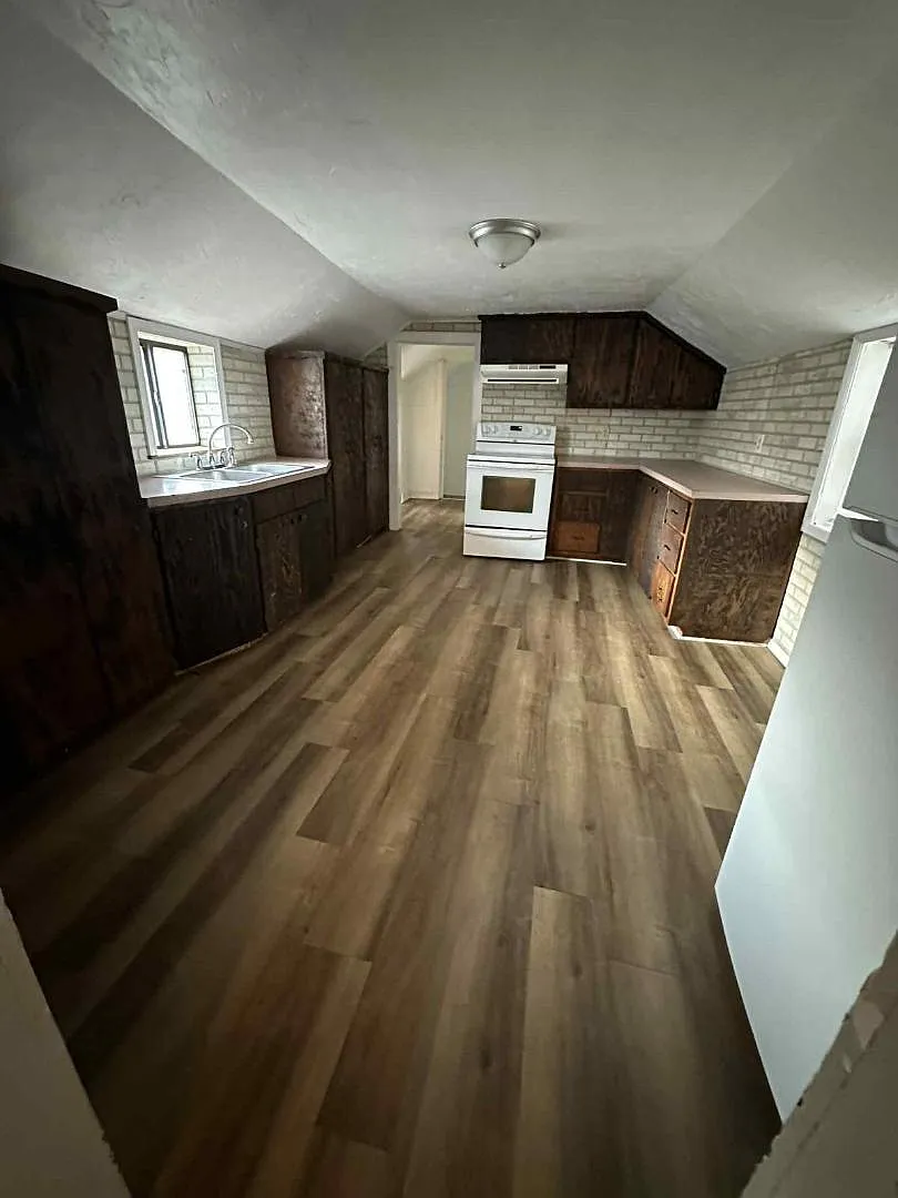 1311 Jackson St — Photo 3