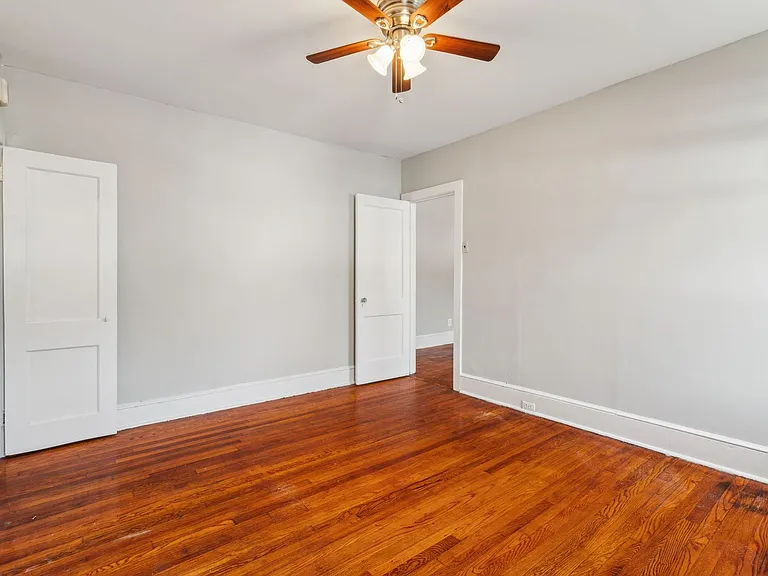 2254 Bryn Mawr Ave — Photo 32