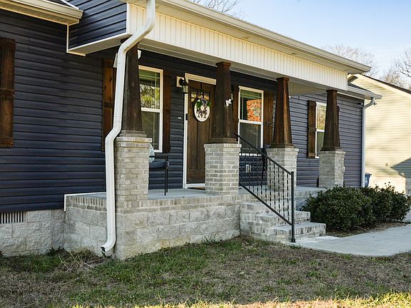 2nd image of 1554 S Spring St