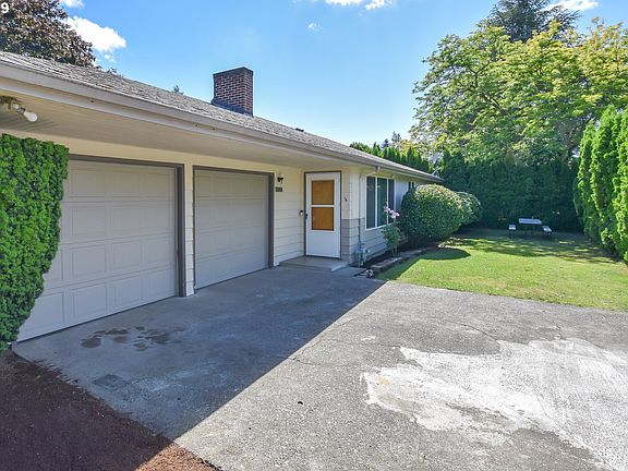 2nd image of 3309 NE 49th St