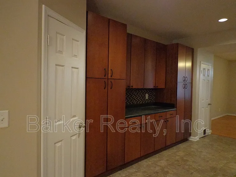3018 Freeport Dr — Photo 5