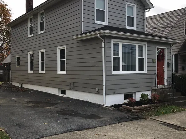 410 E High St, Hellertown, PA 18055