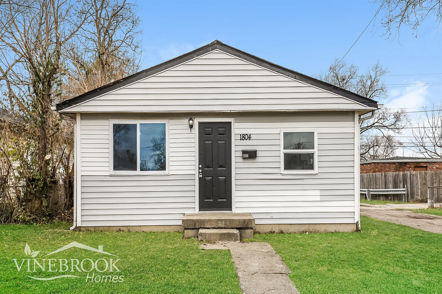 1804 Calvin St photo 1