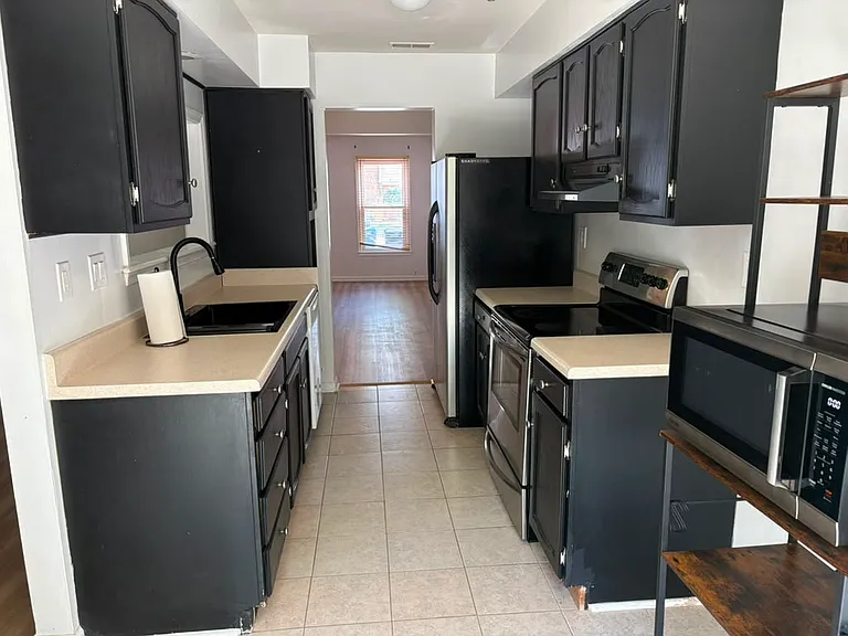 635 Biltmore Dr — Photo 7