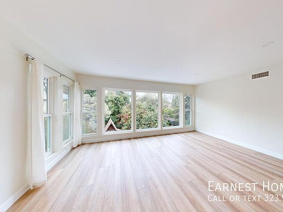 3rd image of 4735 Nob Hill Dr