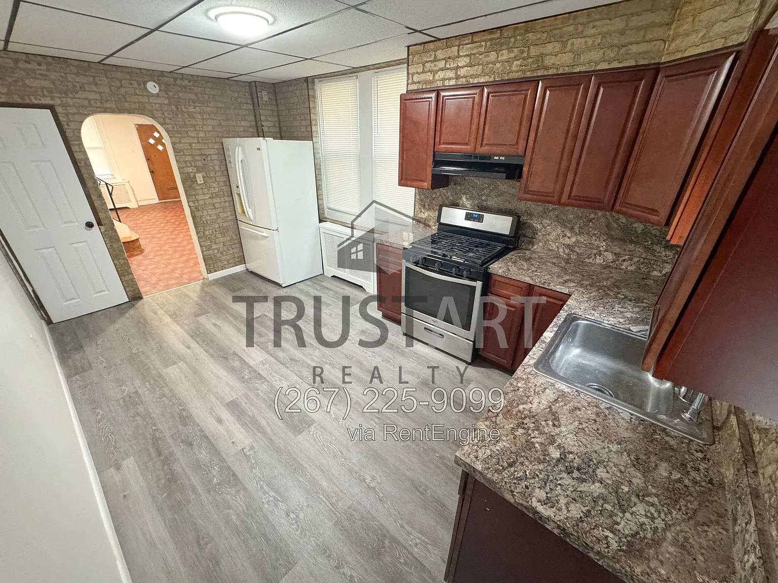 3 bed, 1.0 bath, 1150 sqft, $1,250 — Photo 3