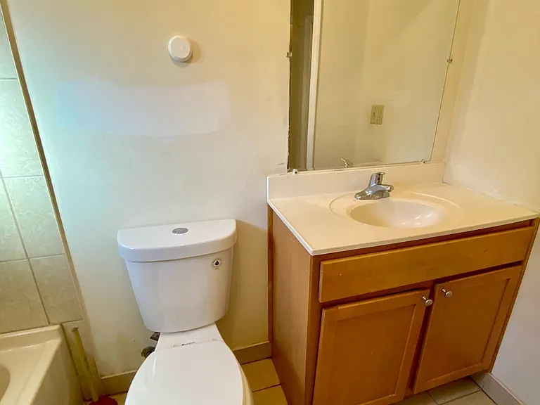 150 N Midler Ave #2 — Photo 9