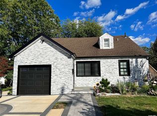 3 Oceanview Rd, Lynbrook, NY 11563