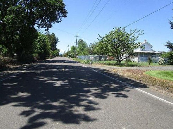 2nd image of 36068 Riverside Dr SW