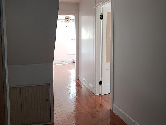 hallway, bedroom to right