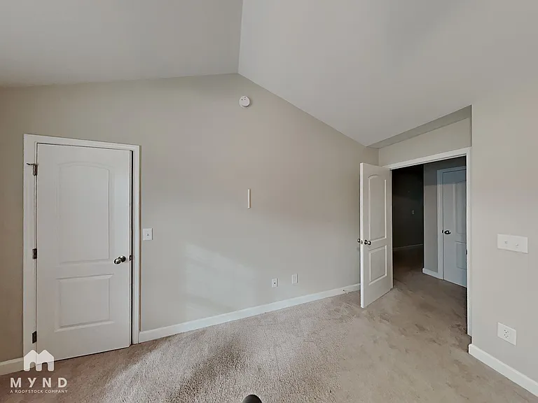 733 Hillside St — Photo 7