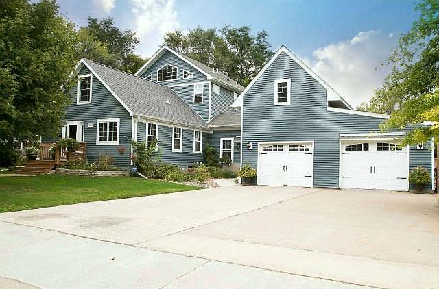 1st image of 1690 Jessie St