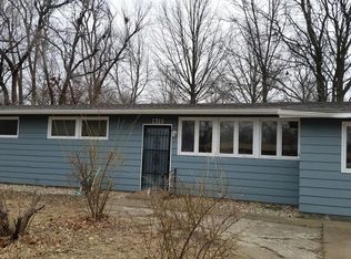 1319 SW Clontarf St, Topeka, KS 66611