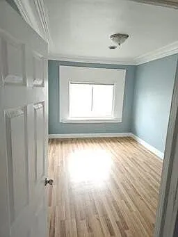 2411 W Grand St — Photo 2