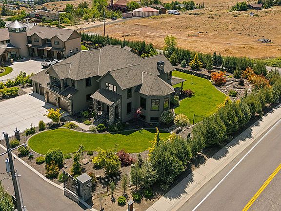 3rd image of 7904 Scenic Dr