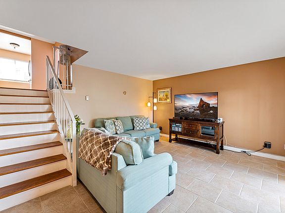 5th image of 83 Bahia Cir