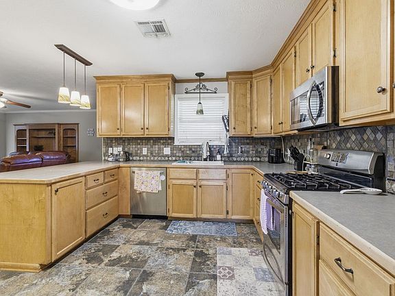 2nd image of 607 Lockwood Ct