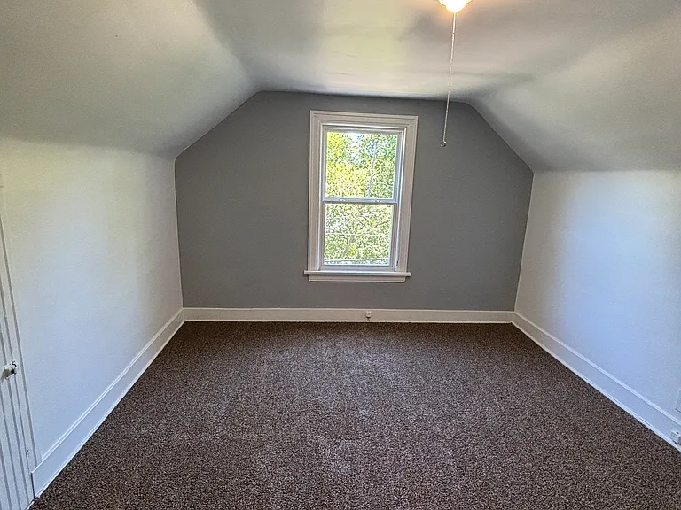 1278 Beardsley St — Photo 16