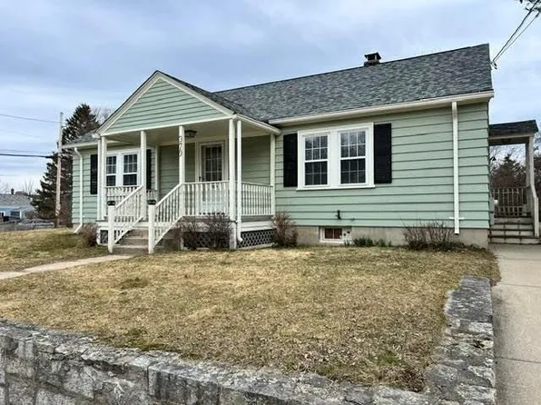 370 Chapel St, Burrillville, RI 02830