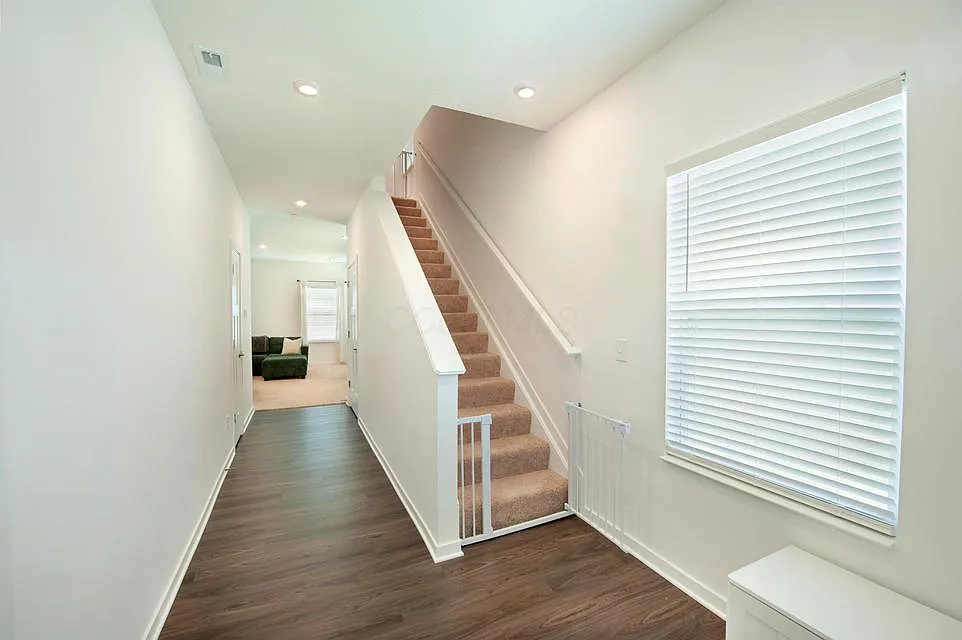3 bed, 1880 sqft, $2,600 — Photo 4