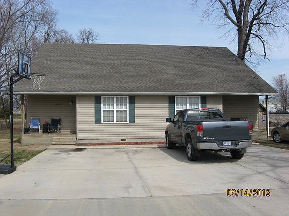 2nd image of 713 E Monroe St APT B