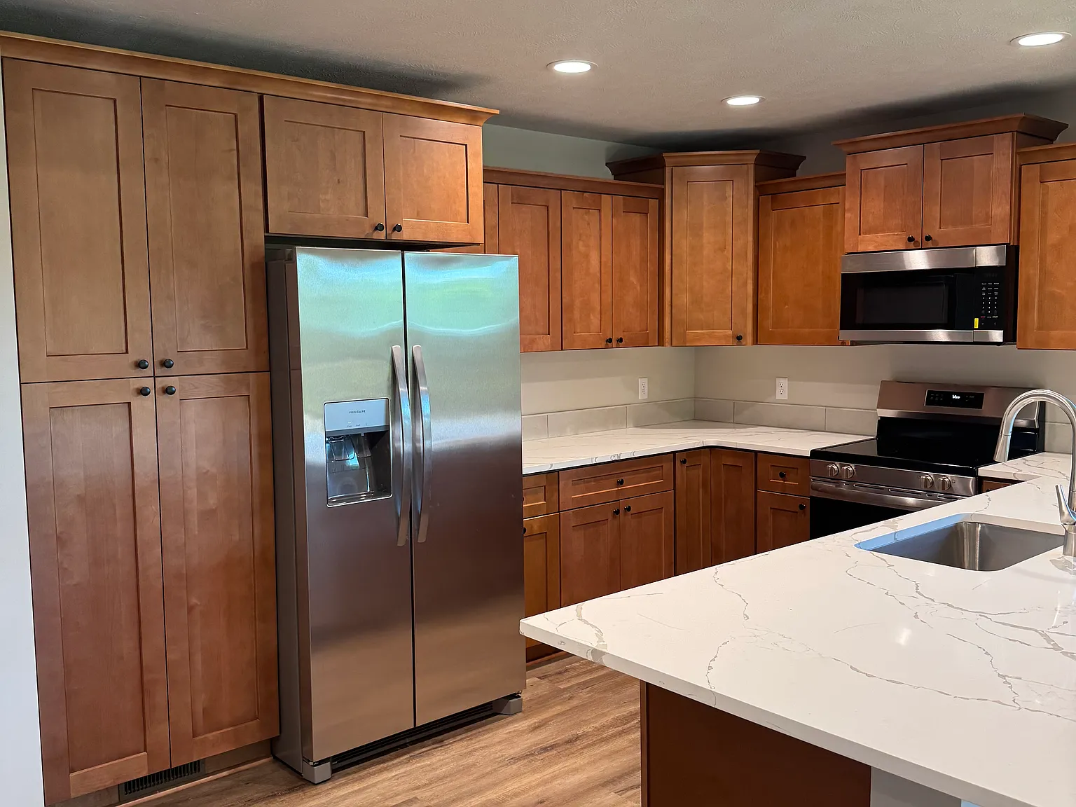 3 bed, 2142 sqft, $2,400 — Photo 3