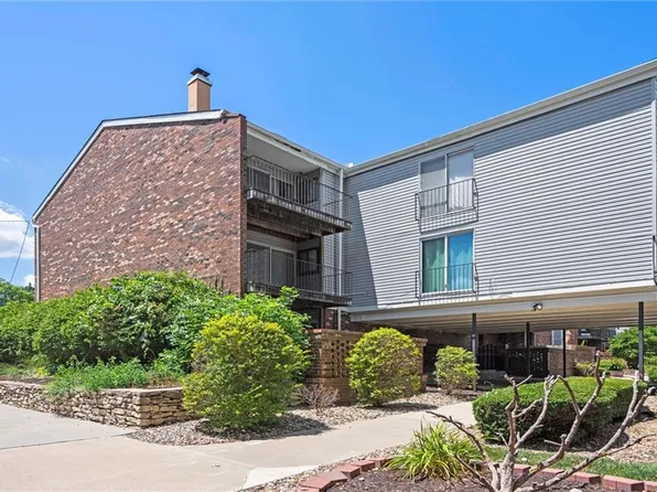 9626 Perry Ln APT D, Overland Park, KS 66212