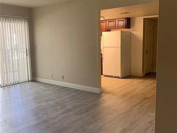 2nd image of 4954 River Glen Dr Unit 121