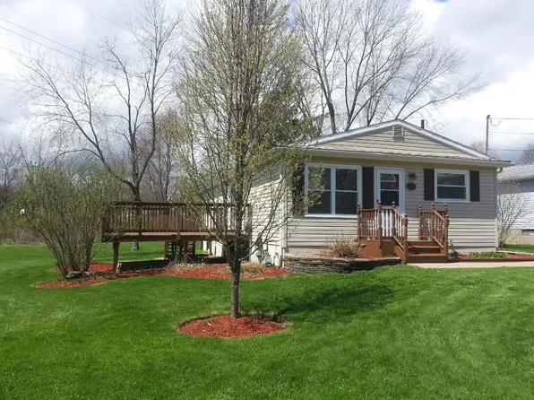 1378 Cayuga Ave, Akron, OH 44312