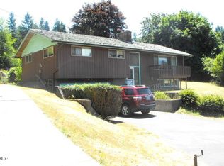 135 NE 11th St, Toledo, OR 97391