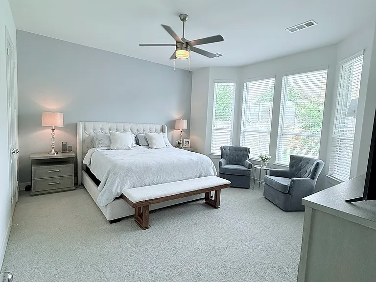 1712 Homestead Way — Photo 9
