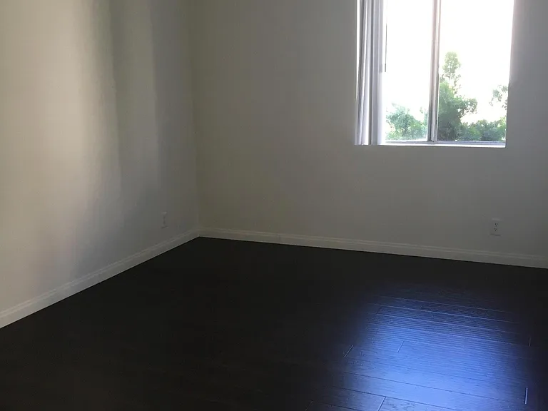 Catalina Apartments — Photo 60