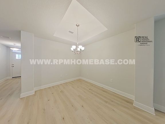 3rd image of 126 Ridgeway Cir