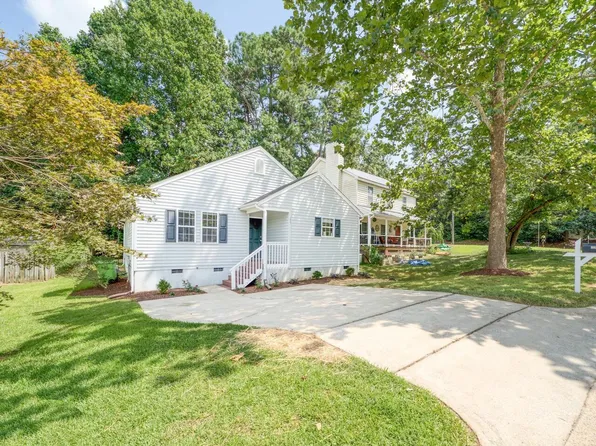 2637 Sierra Dr, Raleigh, NC 27603