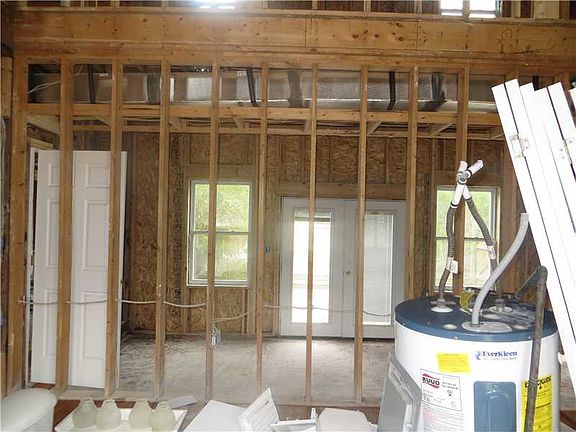 2nd image of 1614 Charlton Dr