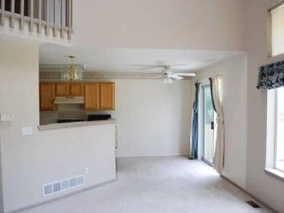 From Living room to Dinin