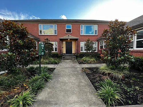 Davis Apartments Photo 1