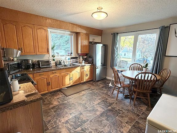 5th image of 48 Macfarline Avenue
