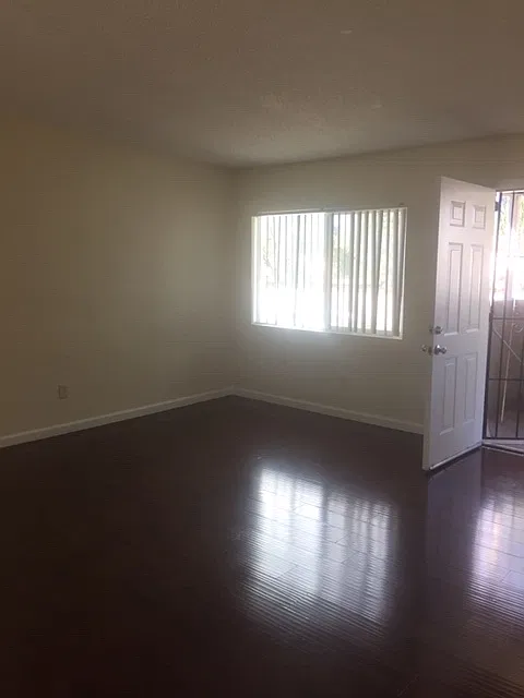 2 bed, 826 sqft, $1,950 — Photo 3