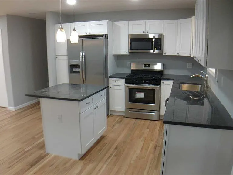 29 Heaney Dr — Photo 5