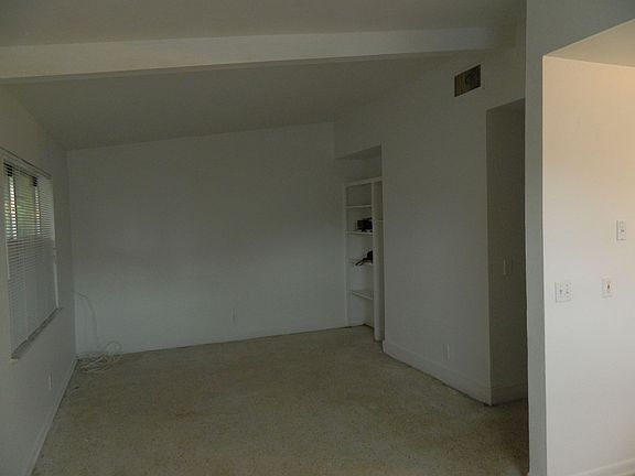 4th image of 1206 N H St APT 1